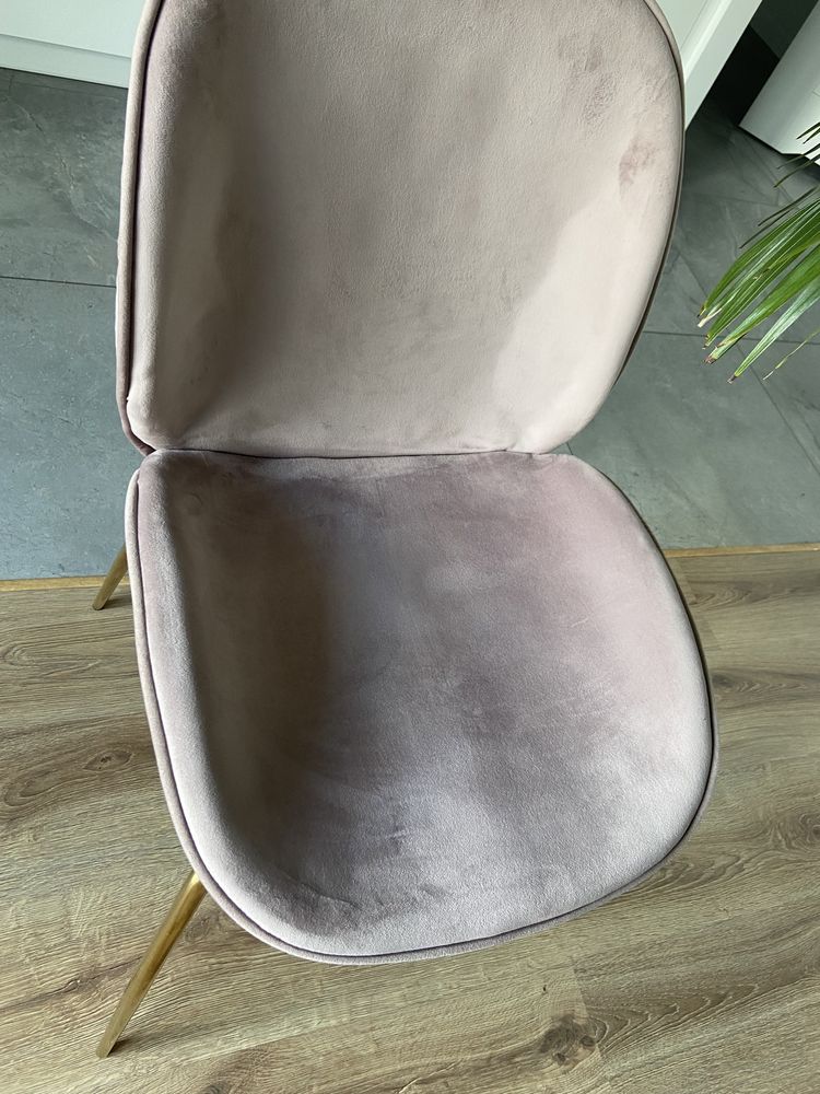Krzesło tapicerowane pudrowy róż