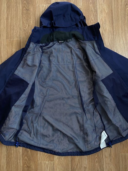 Жіноча куртка Berghaus з мембраною gore-tex