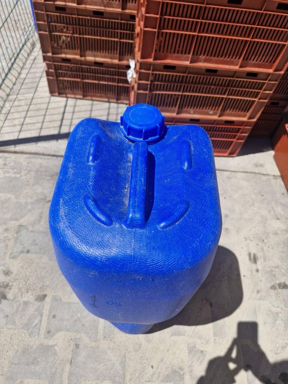 Пластикові каністри 20л