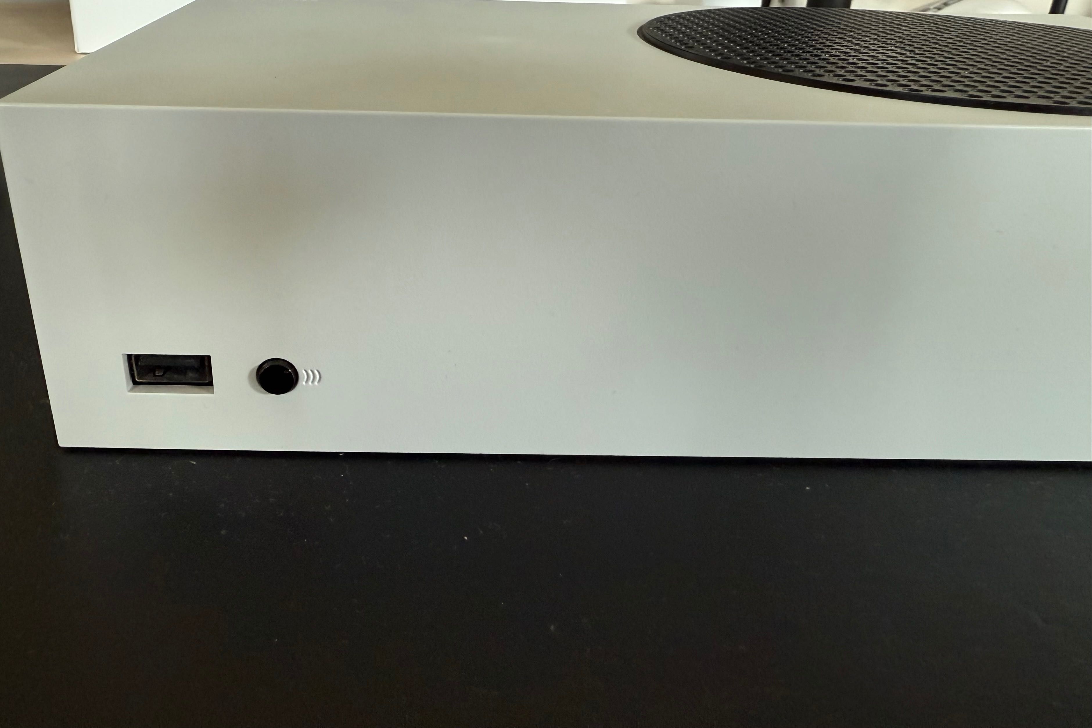 Xbox Series S 512 GB - Stan bardzo dobry - W zestawie pad i kable