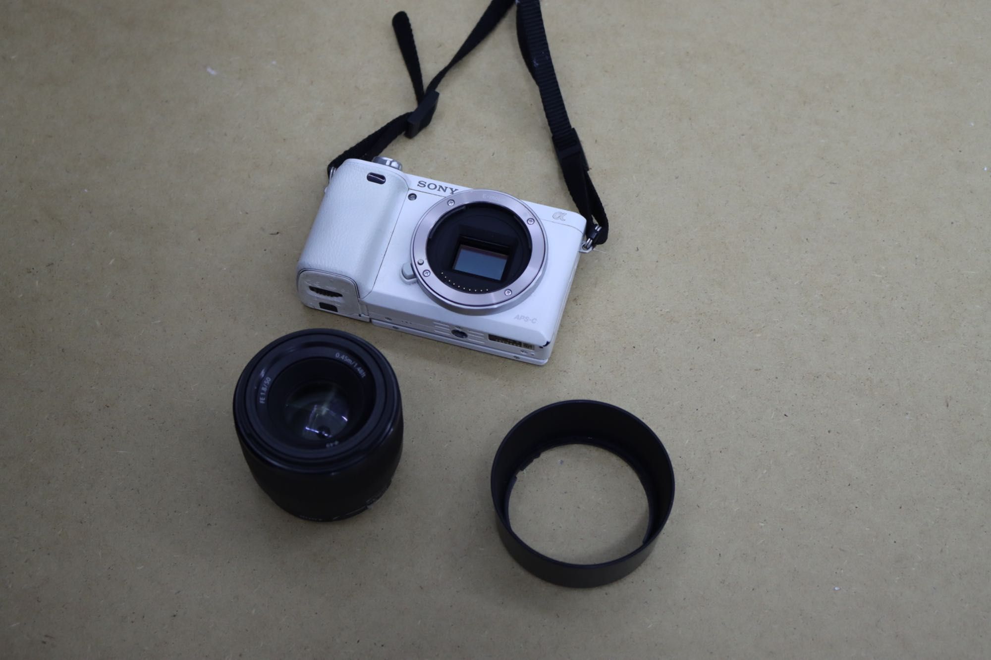 Máquina fotográfica Sony a6000 (Corpo) + Lente