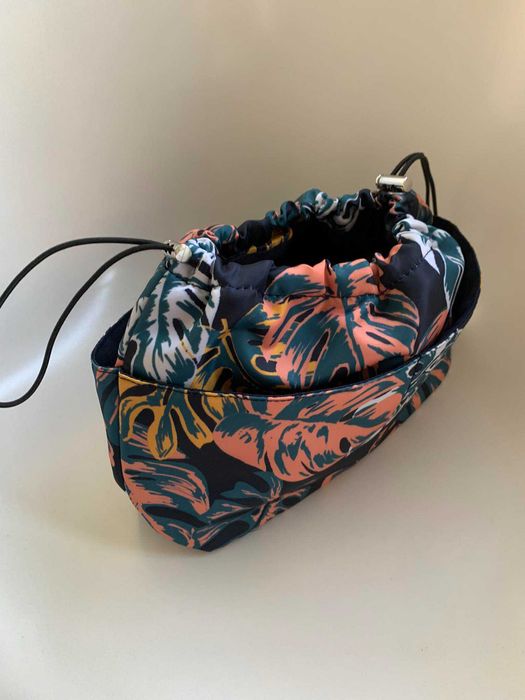 Necessaire em nylon, Mango. NOVO