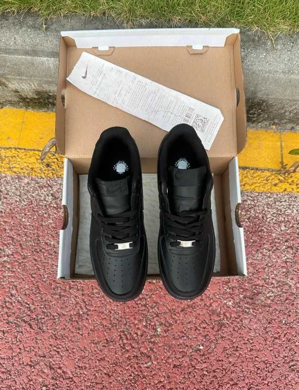 ButyDamskie Nike_Air_Force_1_LowUniseks R.40