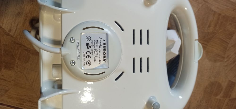 Сэндвичница или бутербродница