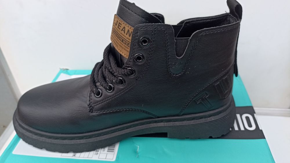 Мужские ботинки в британском стиле