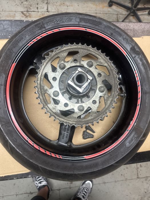 Yamaha R6 RJ03 Koło Felga Tarcza Oska zabierak zebatka komplet