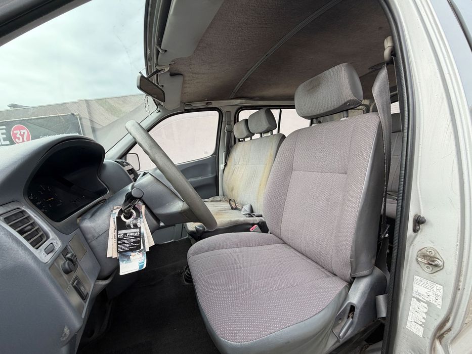 Toyota Hiace 6 lugares