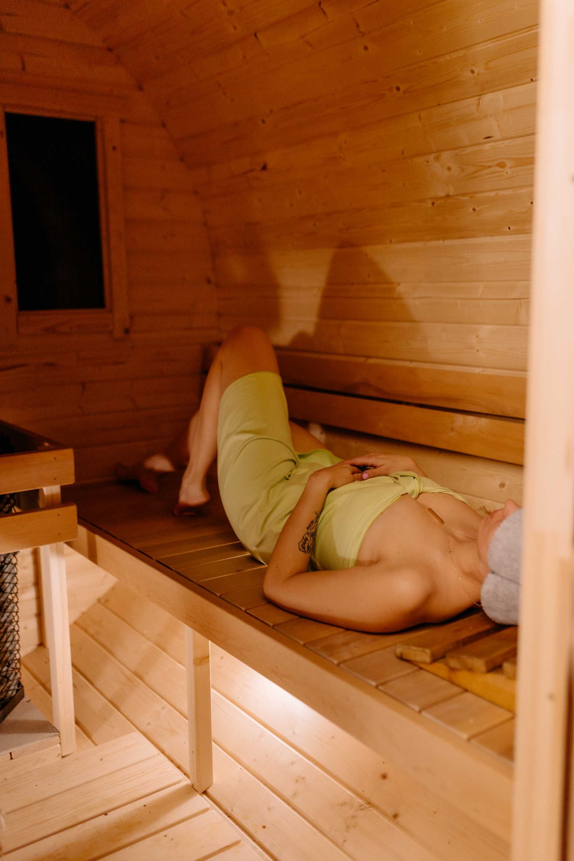Całoroczne domki nad jeziorem z balią/jacuzzi i sauną, Kaszuby