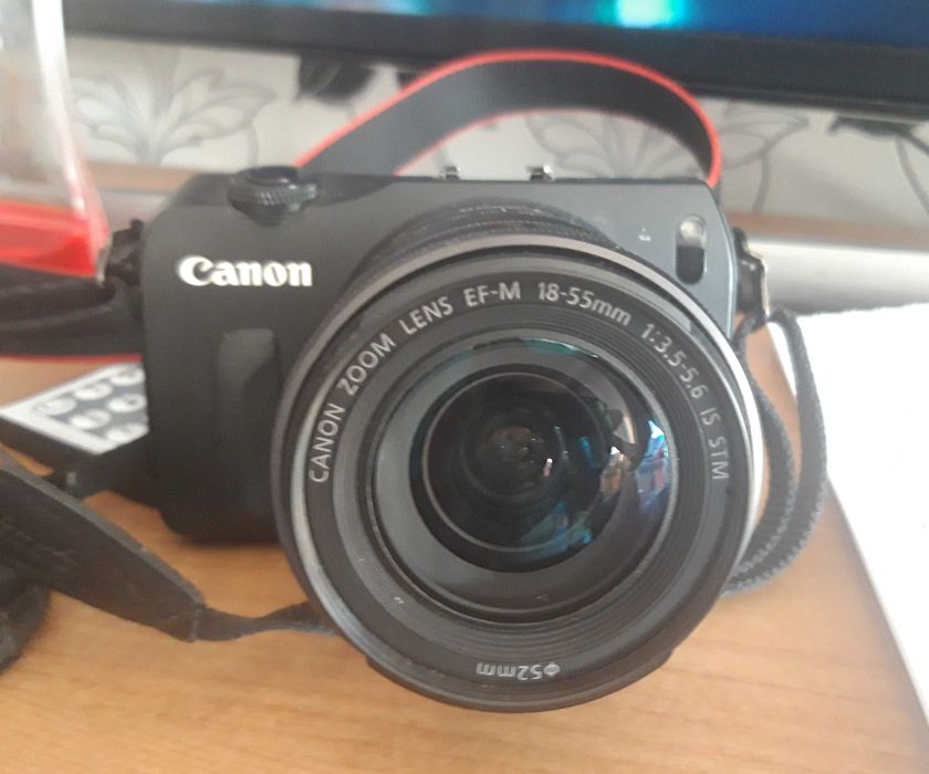 Canon EOS M Kit EF-M 18-55 IS STM Kit SPEEDLITE 90EX