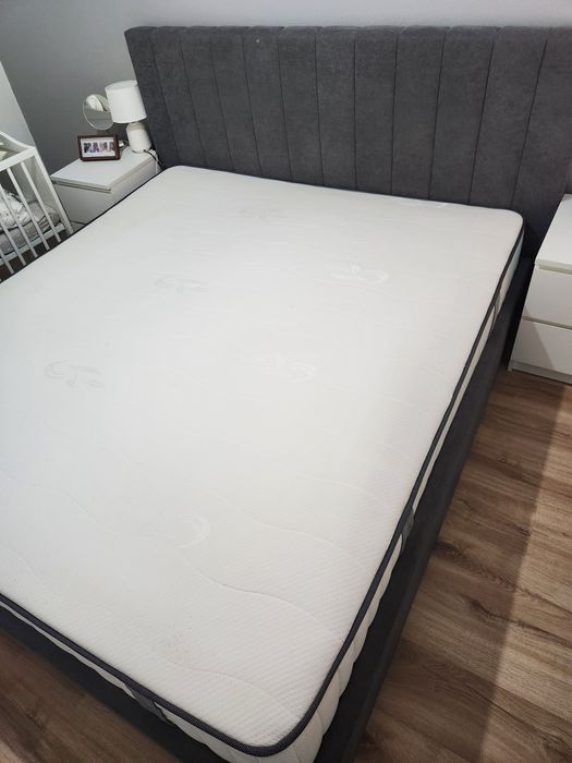 Colchão tamanho king, base e cabeceira