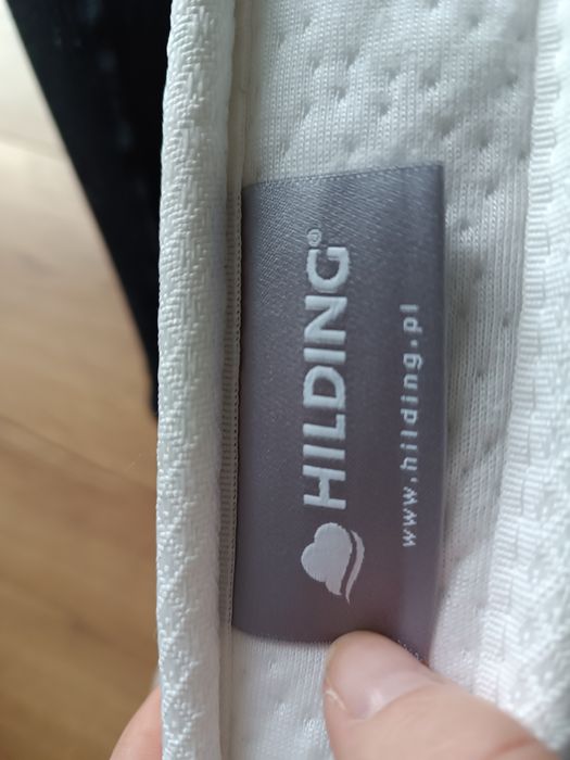 Materac piankowy nawierzchniowy topper 160x200 firmy Hilding