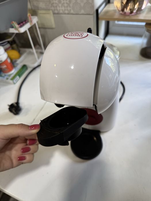 Продам капсульну кавоварку, Nescafe Dolce Gusto Piccolo XS