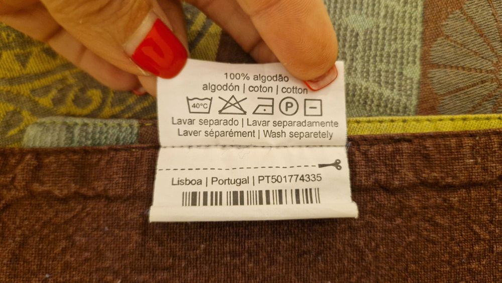 1 Corre mesa e 2 individuais - Loja do Gato Preto