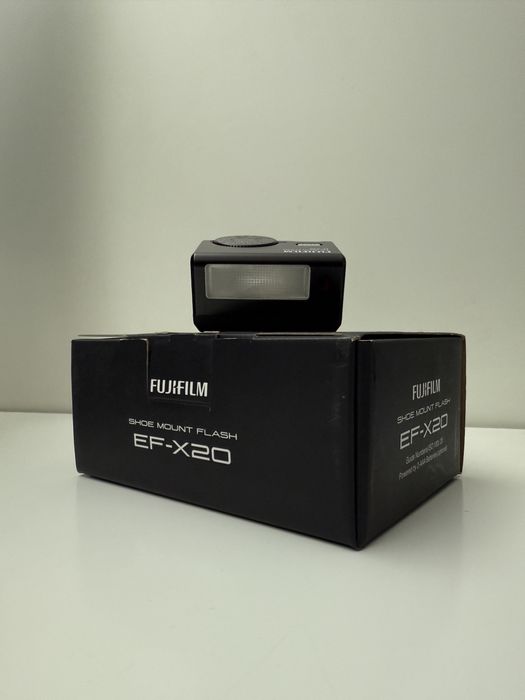Fujifilm EF-X20 - shoe mount flash