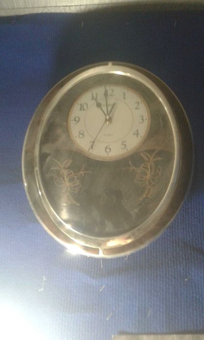 продам настенные часы