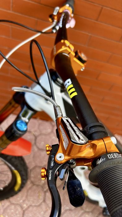 Saracen ariel LT enduro dh fuel fox burgtec hope dtswiss sram carbon