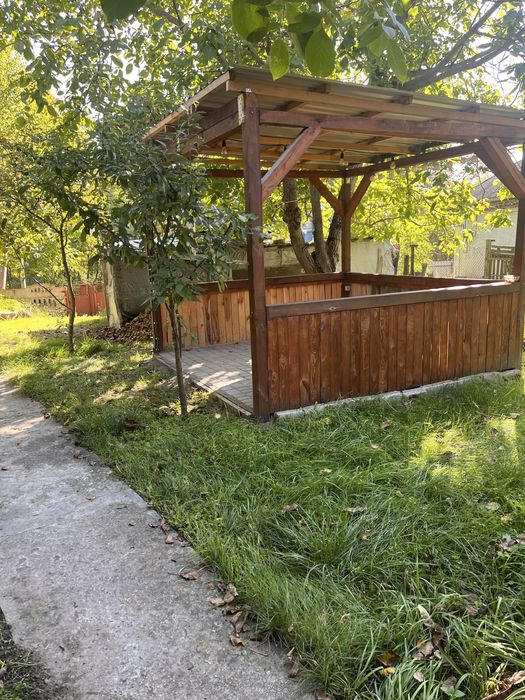 Будинок  з ділянкою