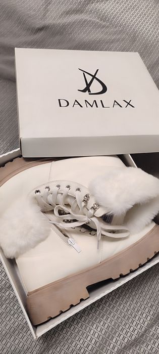 Продам жіночі зимові чоботи