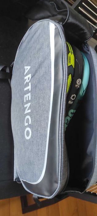 Conjunto de 4 raquetes de padel para jogar em grupo
