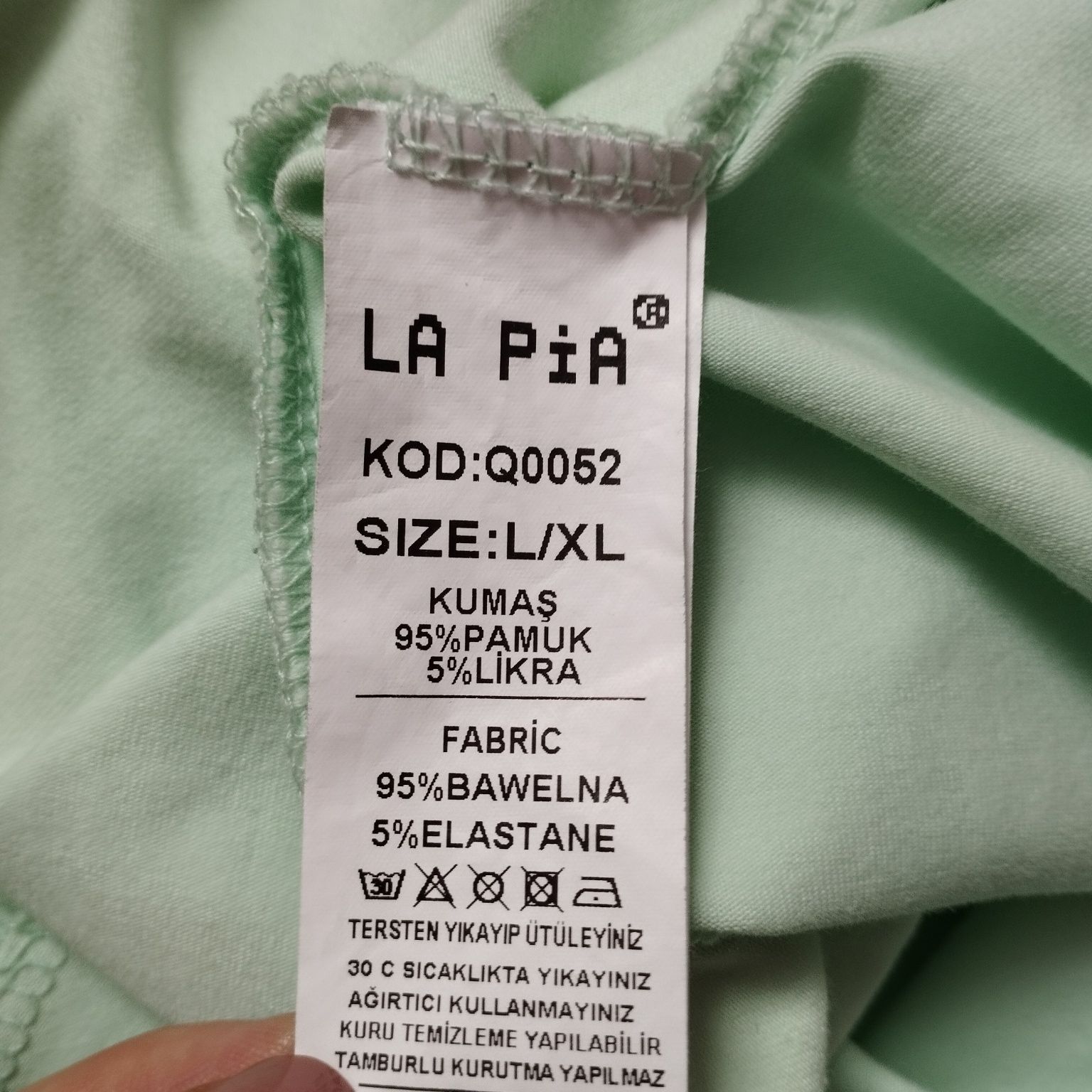 Sukienka miętowa L z ozdobnym sercem z perełek