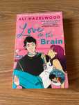 Love on the brain - Ali Hazelwood (em inglês)