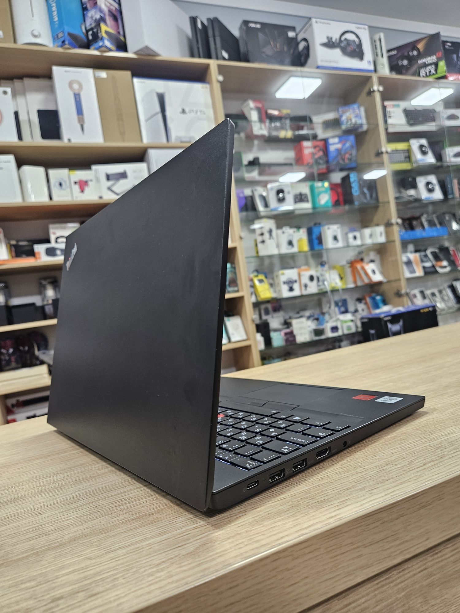 Ультрабук ThinkPad Е15 Gen1 /i7 4.2/9Ghz/16/SSD+HDD/AMD video/Гарантія