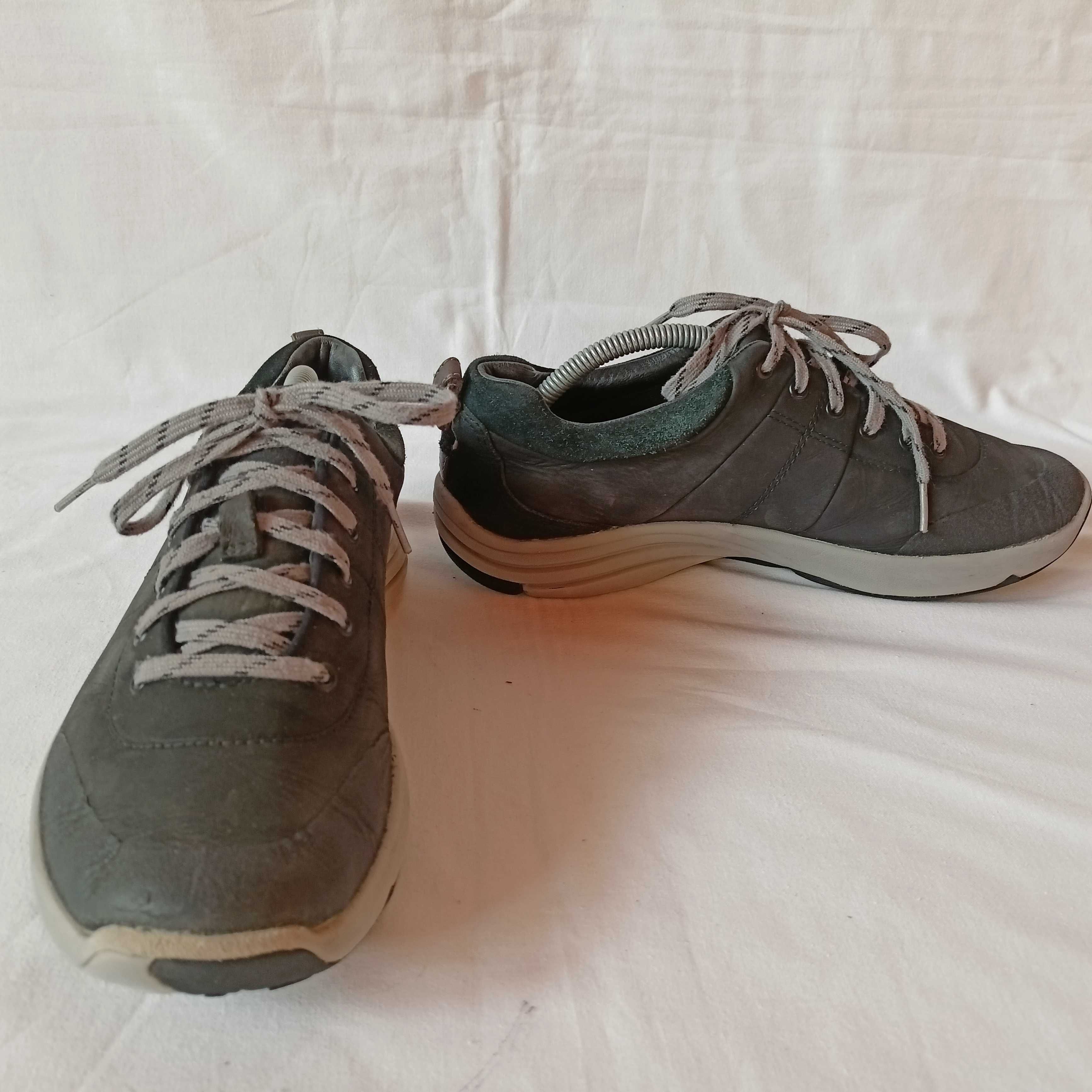 Clarks roz. 39, 5 /UK 6 D/- dł. wkł. 25 cm- skóra