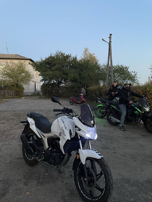 Продається ліфан кп200