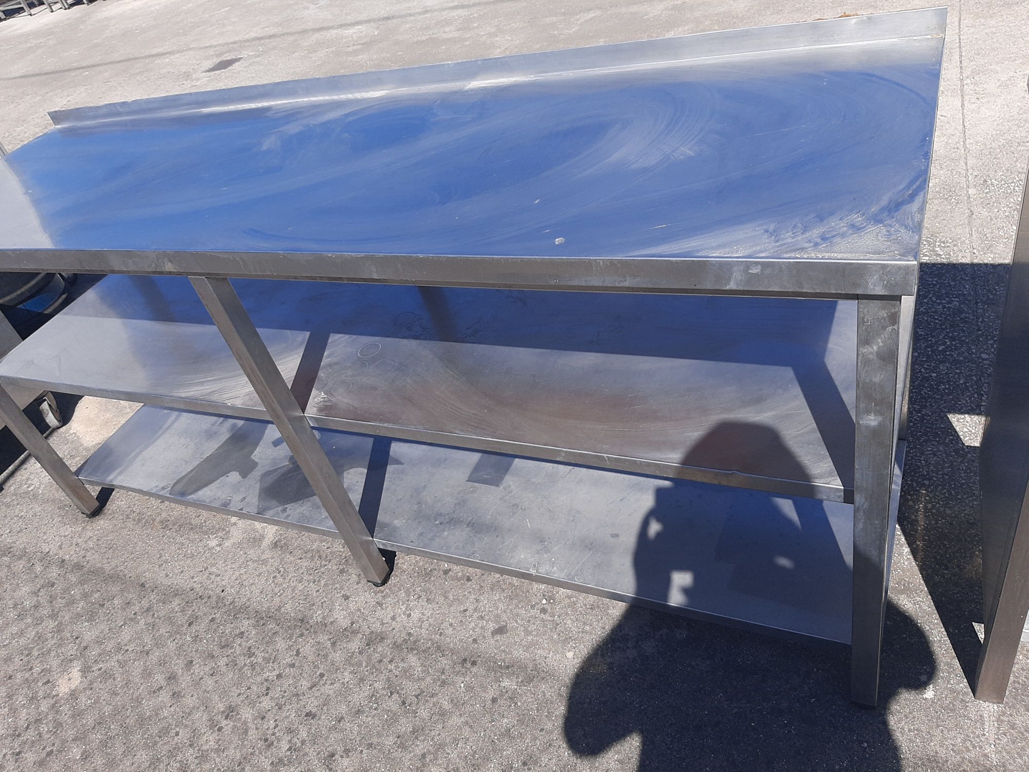 Mesa ou bancada ou apoio em inox