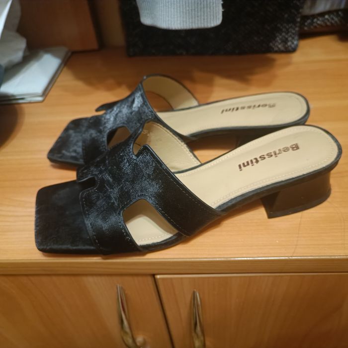 Чорні осінні шкіряні мюли