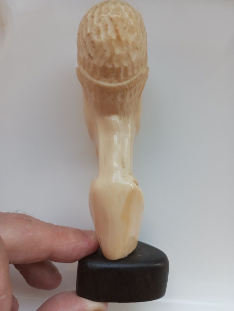 Cabeça de homem em marfi