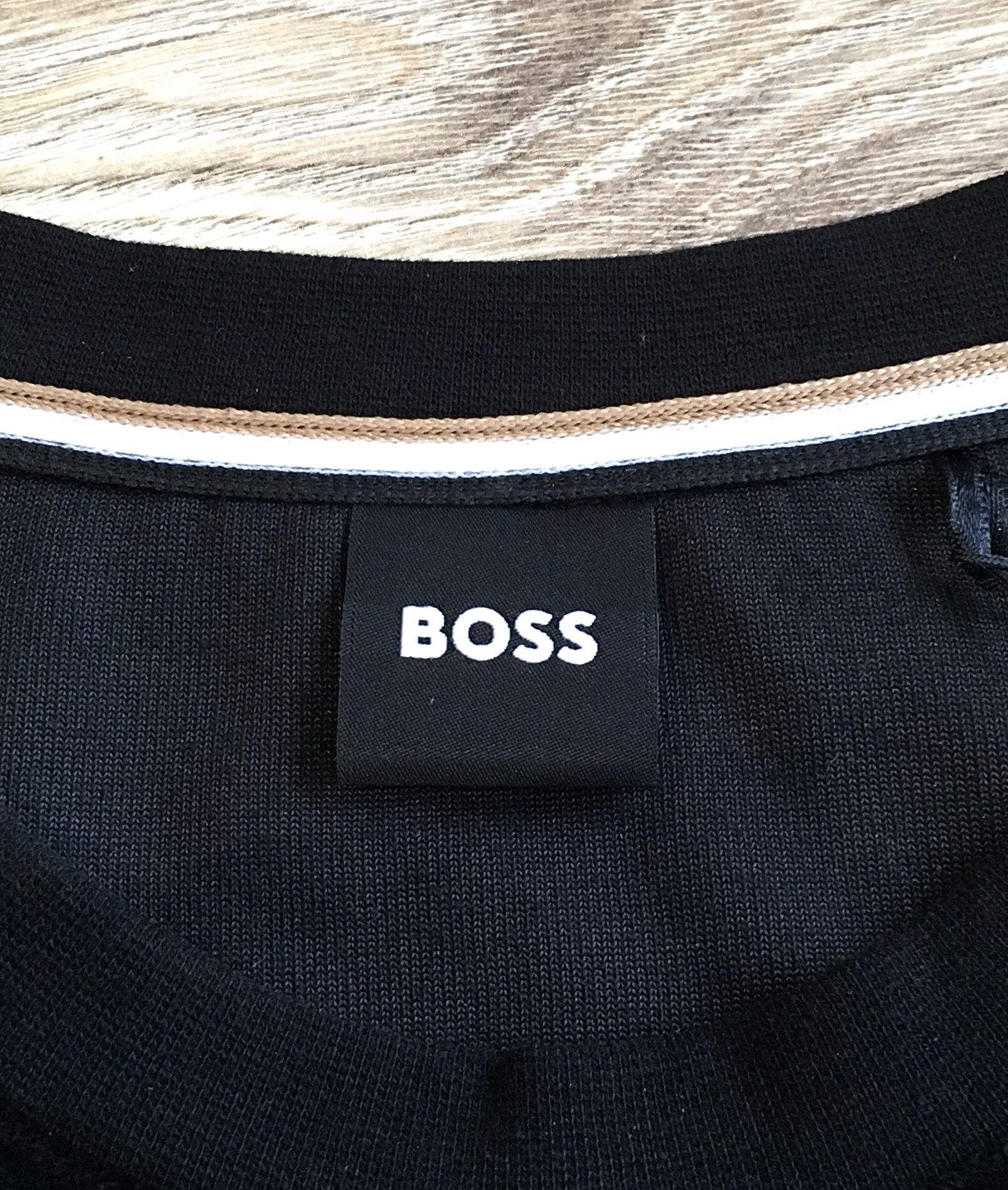 Bluza Hugo Boss welurowa. Luxury