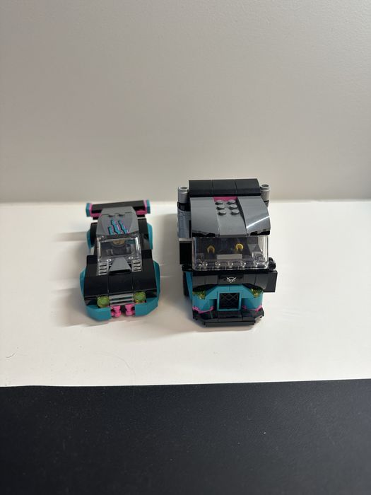 Конструктор LEGO City автомобіль-автовоз