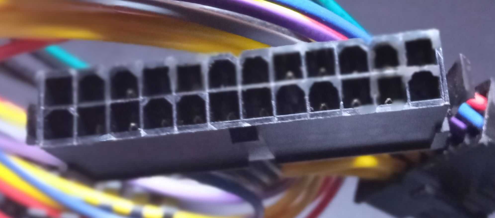 Adapter 24-pinowy na 18-pinowy. 24-pinowe gniazdo na 18-pinową wtyczkę