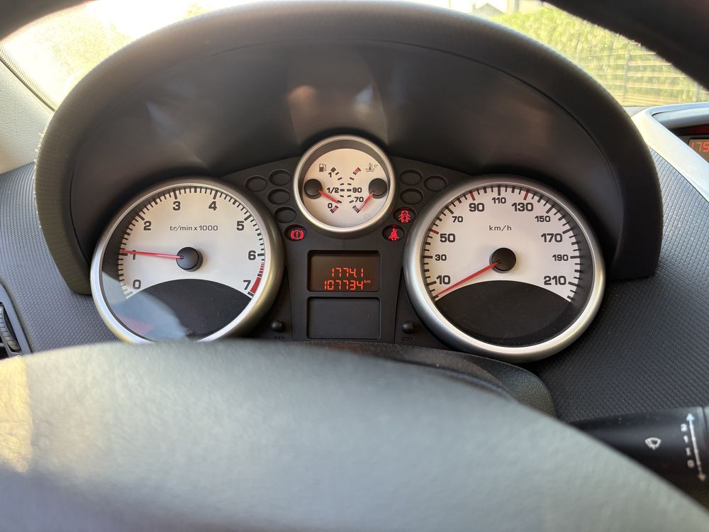 Peugeot 207 rocznik2008