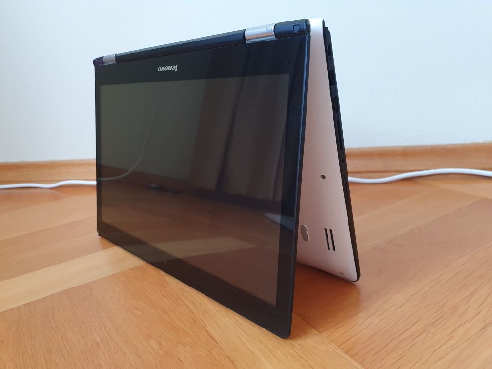 Бютжетний Ноутбук планшет Lenovo yoga Core i3 для роботи для навчання