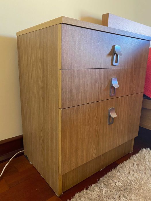 Mesinha de cabeceira