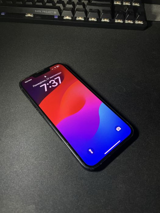 Продам Айфон 13 256