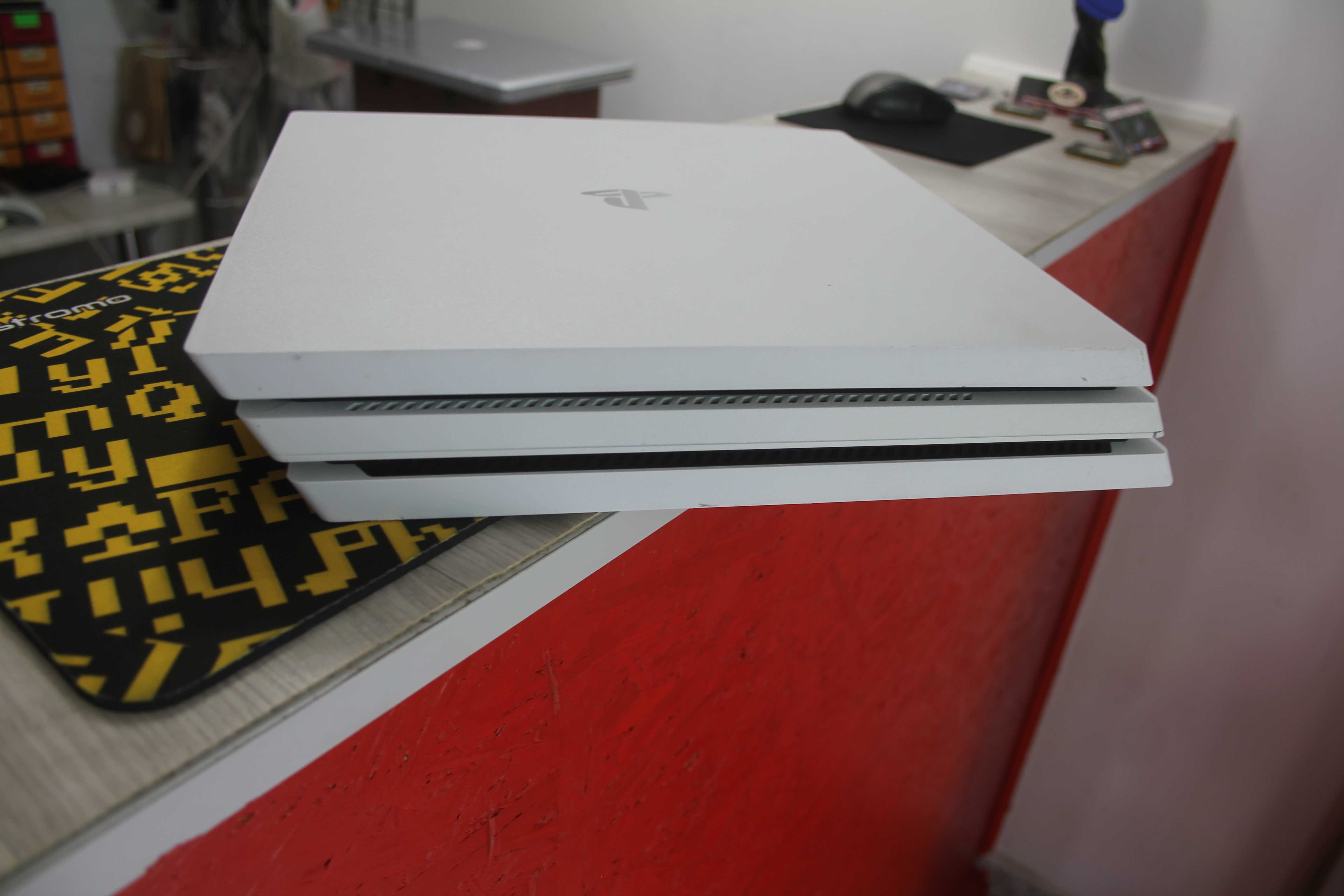 Konsola Sony PS4 Pro White Limited Dziewiczy Stan