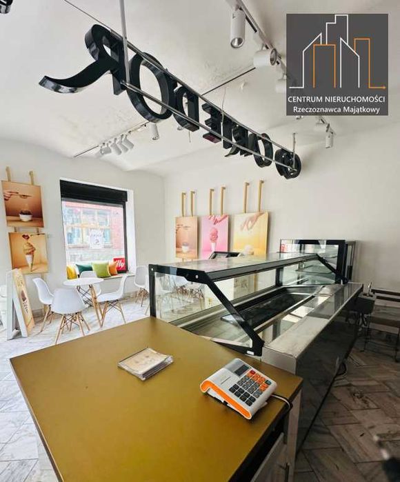 Budynek usługowo-mieszkalny w centrum Wolbromia