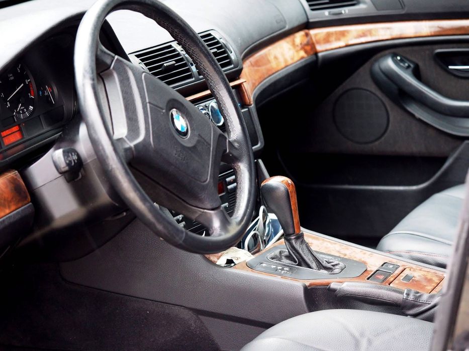 Piękne czarne BMW e39 520i automat LPG  beznyna + gaz sedan stan super