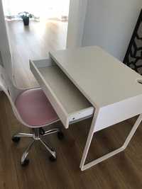 Biurko z krzesłem