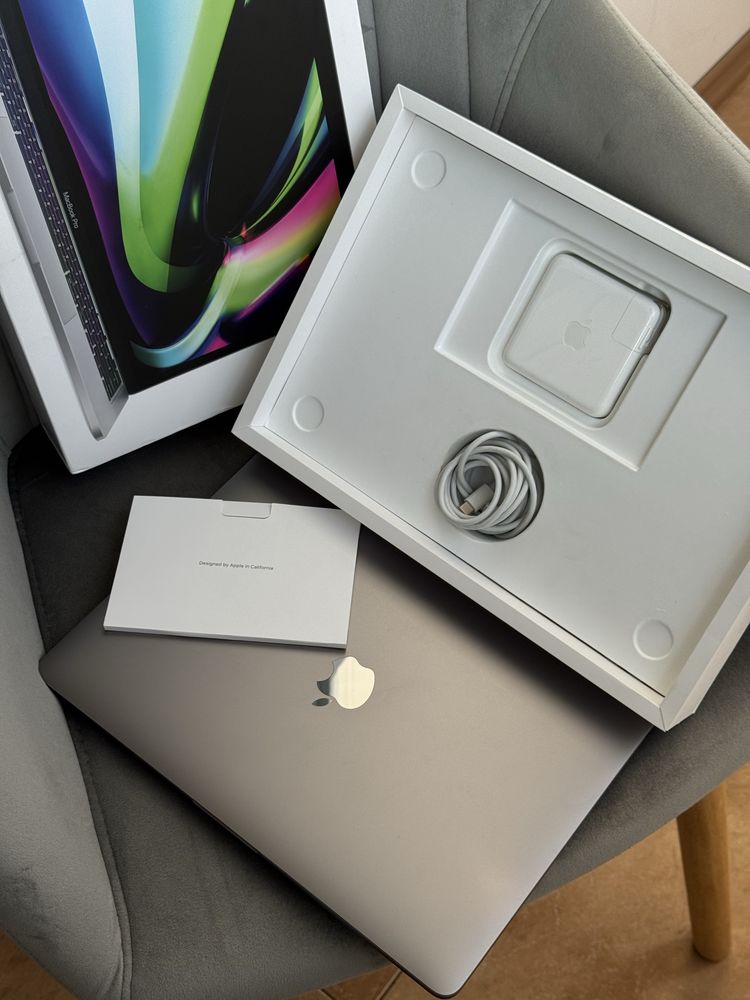 MacBook Pro 13ʼ M2 2022 icloud