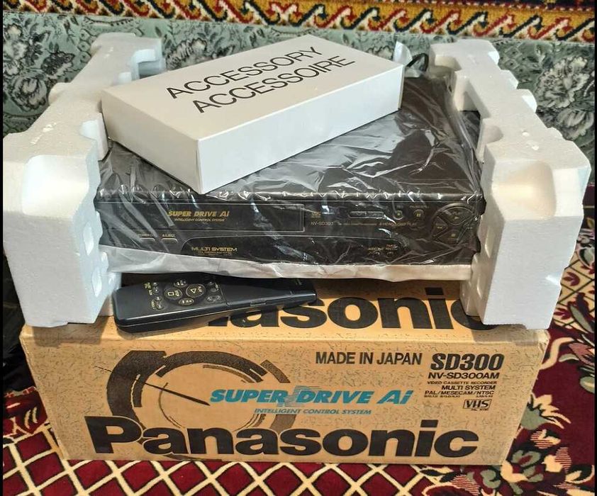 Оригинал. Видеомагнитофон Panasonic, в упаковке.