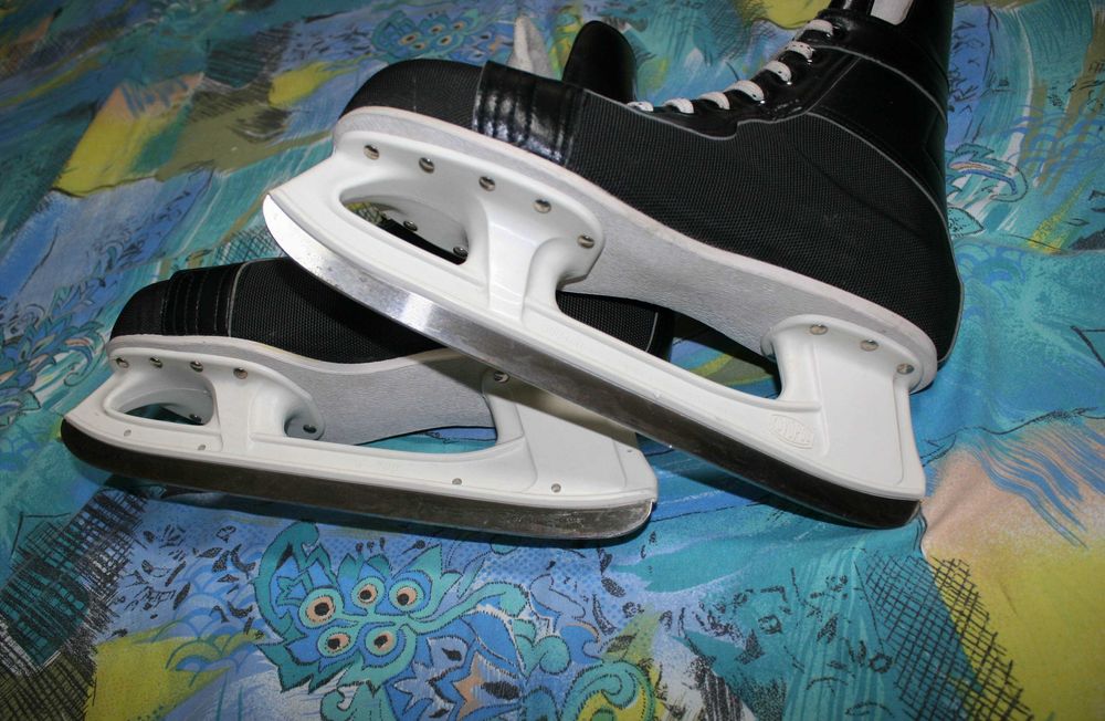 Хокейні ковзани Botas, довжина устілки 30 см (розмір 45)