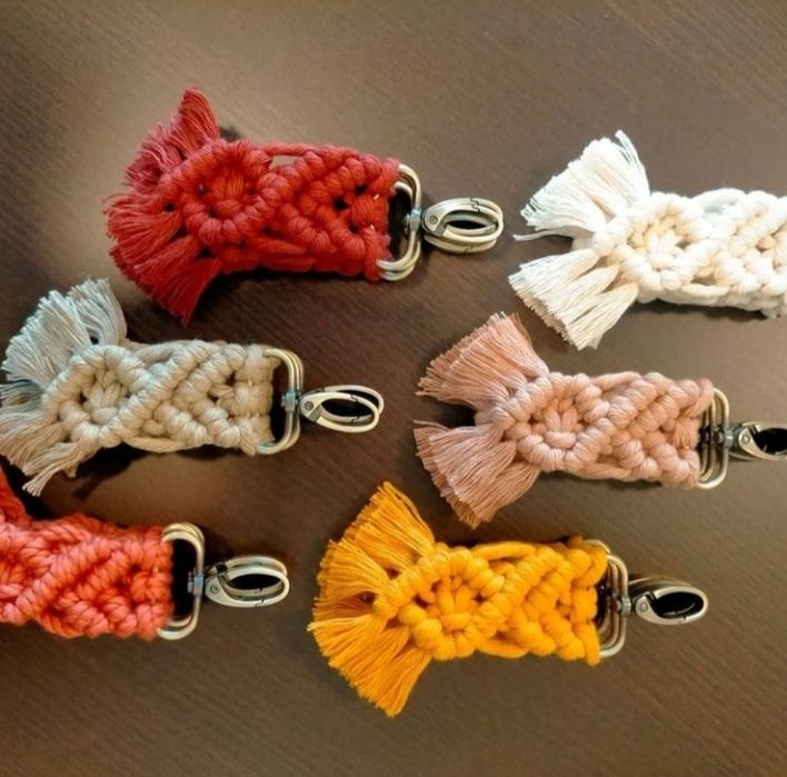 Porta - chaves em macramé