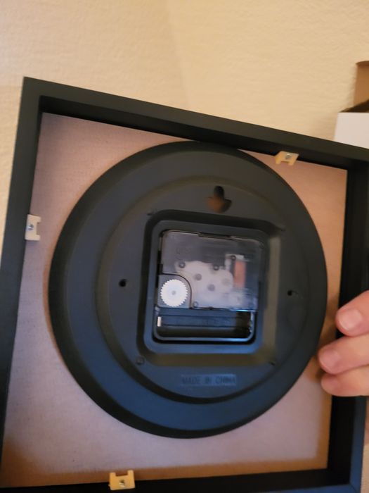 Годинник настінний.