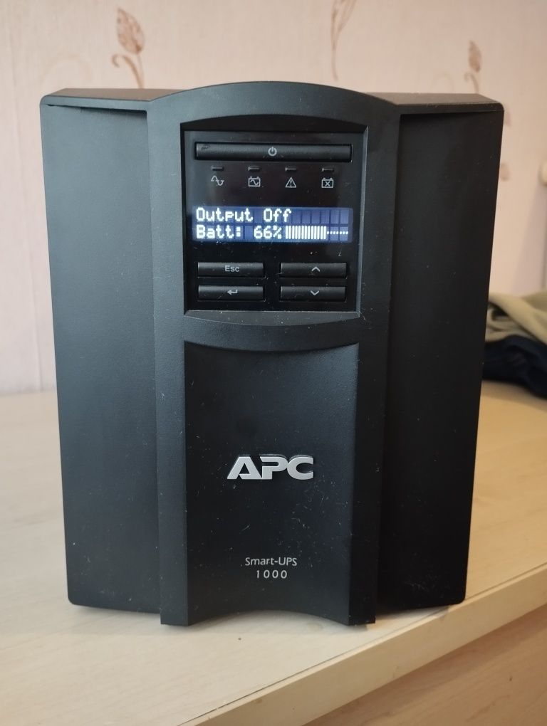 Безперебійний APC Smart-UPS 1000