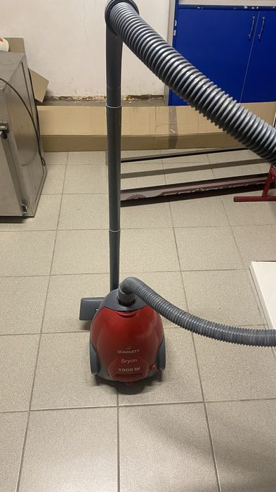 Пылесос Scarlett SC-081, 1500 W