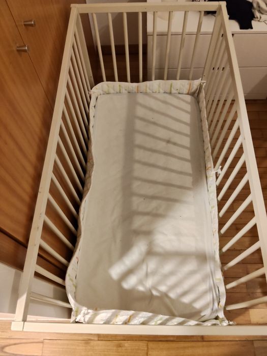 Berço com colchão